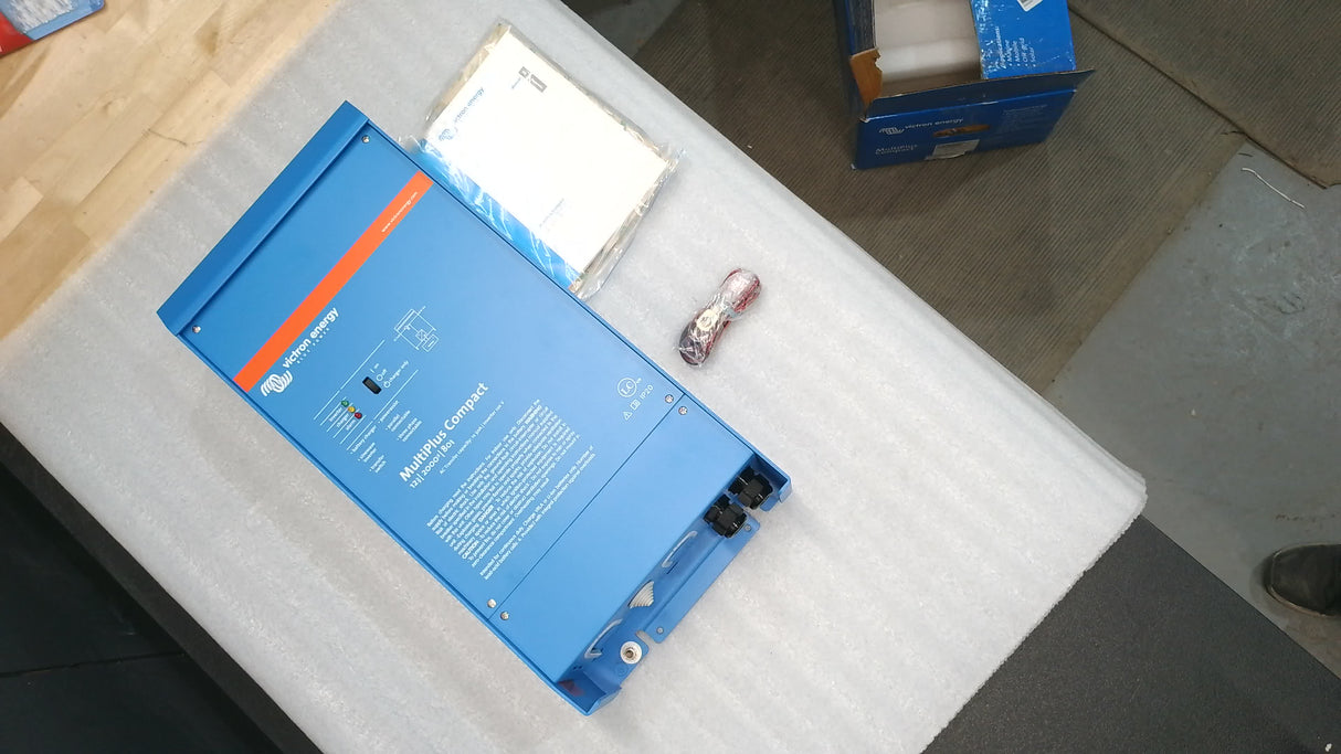 Open Box #G2VHN - MultiPlus Compact 12/2000/80-50 120V VE.Bus (UL 458) | CMP122200102