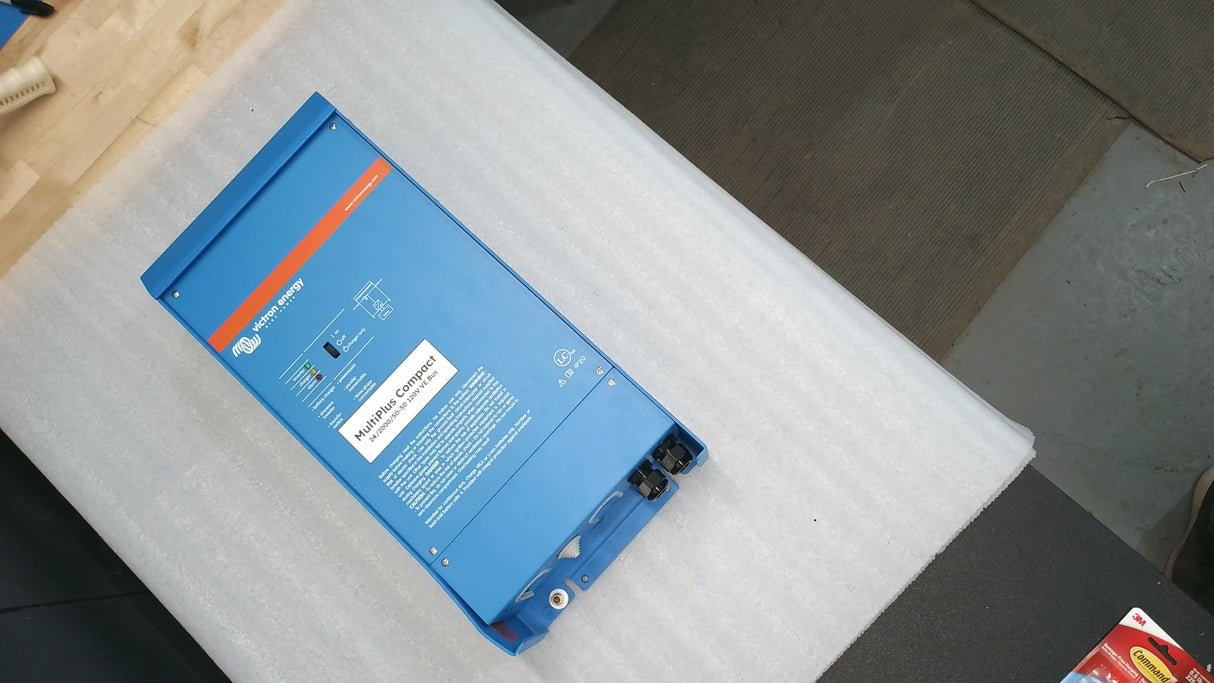 Open Box #RQVA7 - MultiPlus Compact 24/2000/50-50 120V VE.Bus | CMP242200100