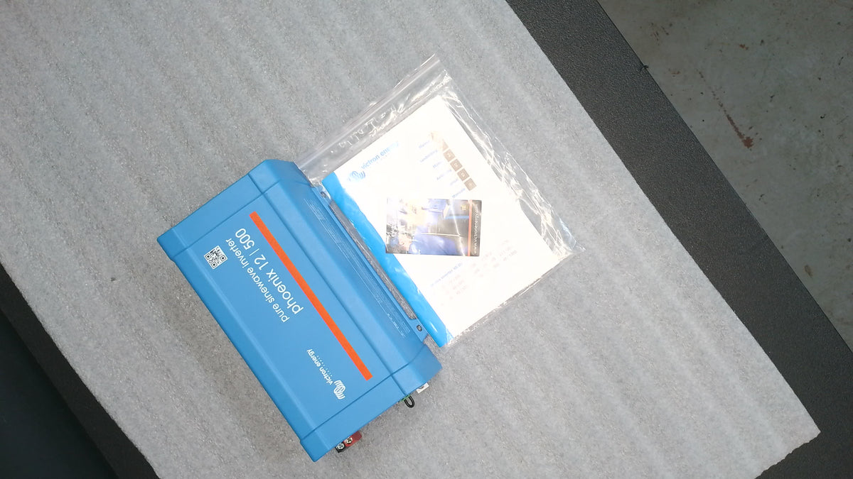 Boîte ouverte #TPUAX - Onduleur Phoenix 12/500 120V VE.Direct NEMA 5-15R de Victron Energy | PIN125010500