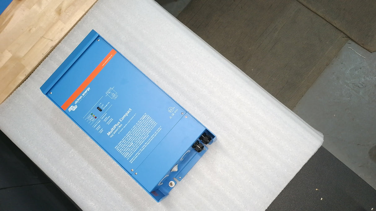 Open Box #3FYM6 - MultiPlus Compact 12/2000/80-50 120V VE.Bus (UL 458) | CMP122200102