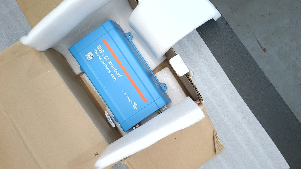 Boîte ouverte #ACJPU - Onduleur Phoenix 12/500 120V VE.Direct NEMA 5-15R de Victron Energy | PIN125010500