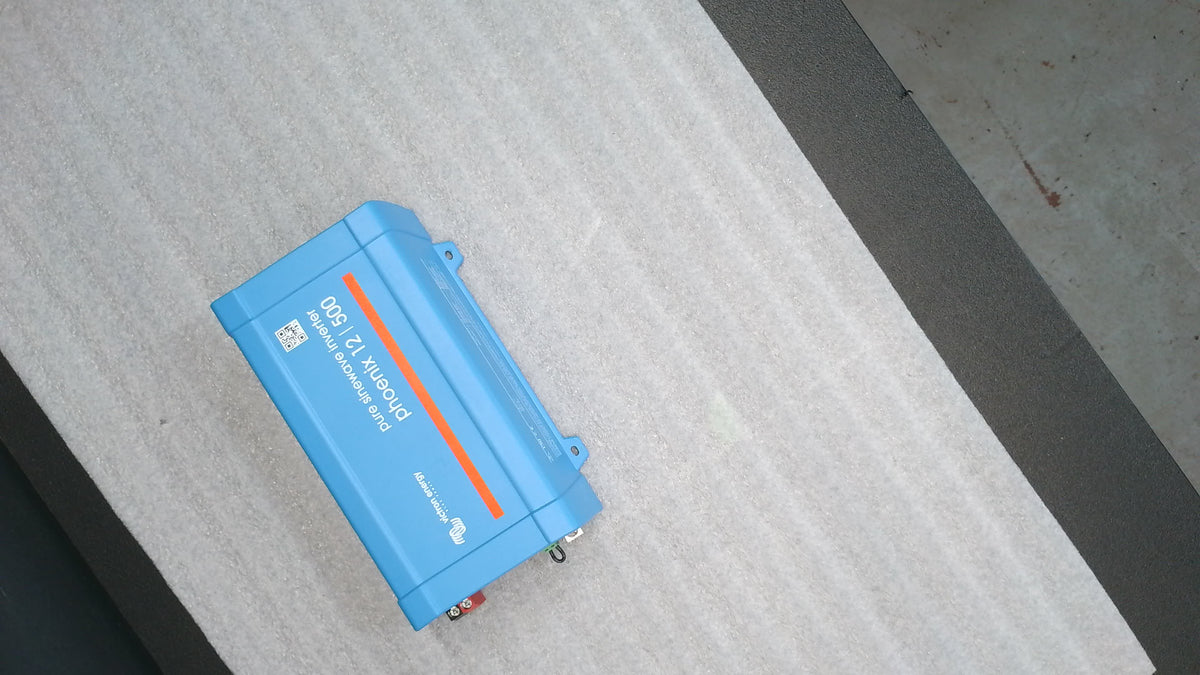 Boîte ouverte #ACJPU - Onduleur Phoenix 12/500 120V VE.Direct NEMA 5-15R de Victron Energy | PIN125010500