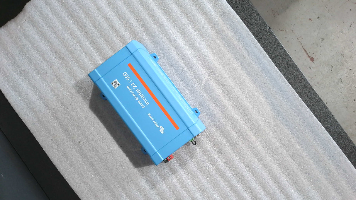 Open Box - #6Q2KN - Victron Energy 24/500 120V VE.Direct NEMA 5-15R Phoenix Inverter | PIN245010500