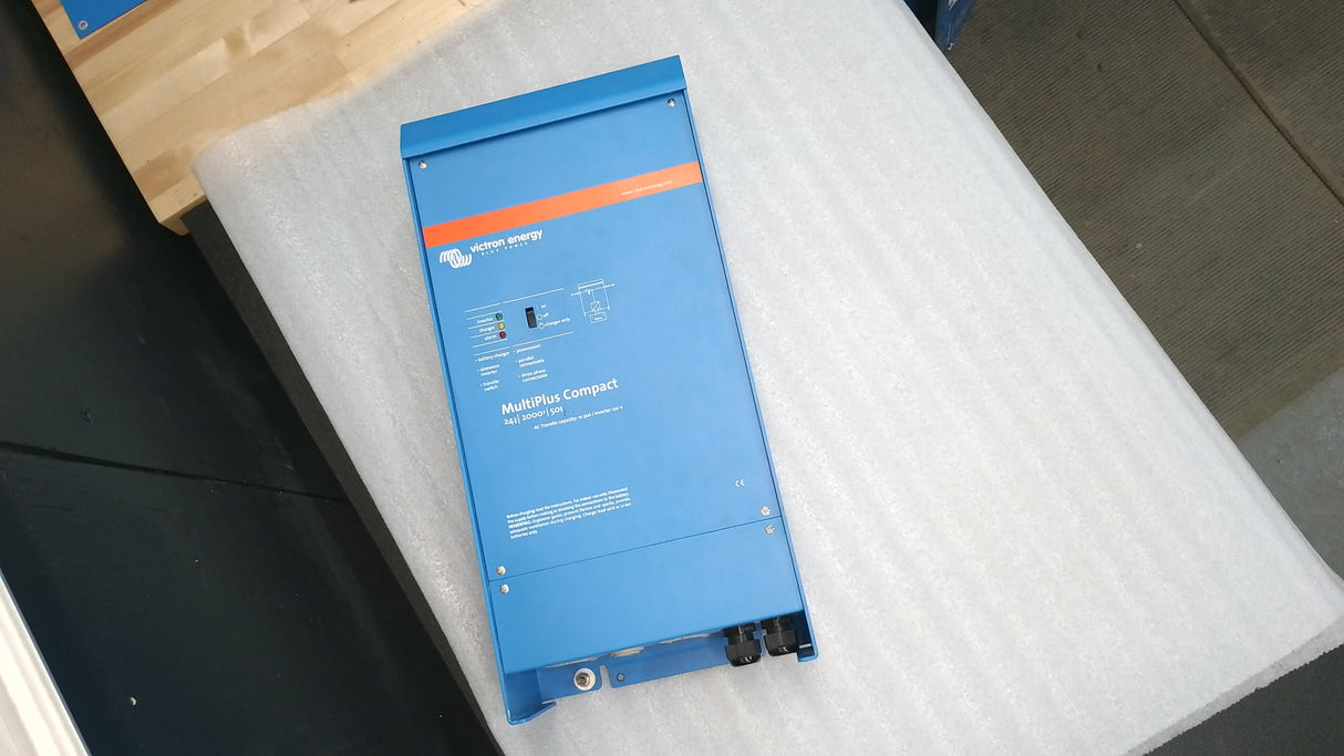 Open Box #2H6M1 - MultiPlus Compact 24/2000/50-50 120V VE.Bus | CMP242200100