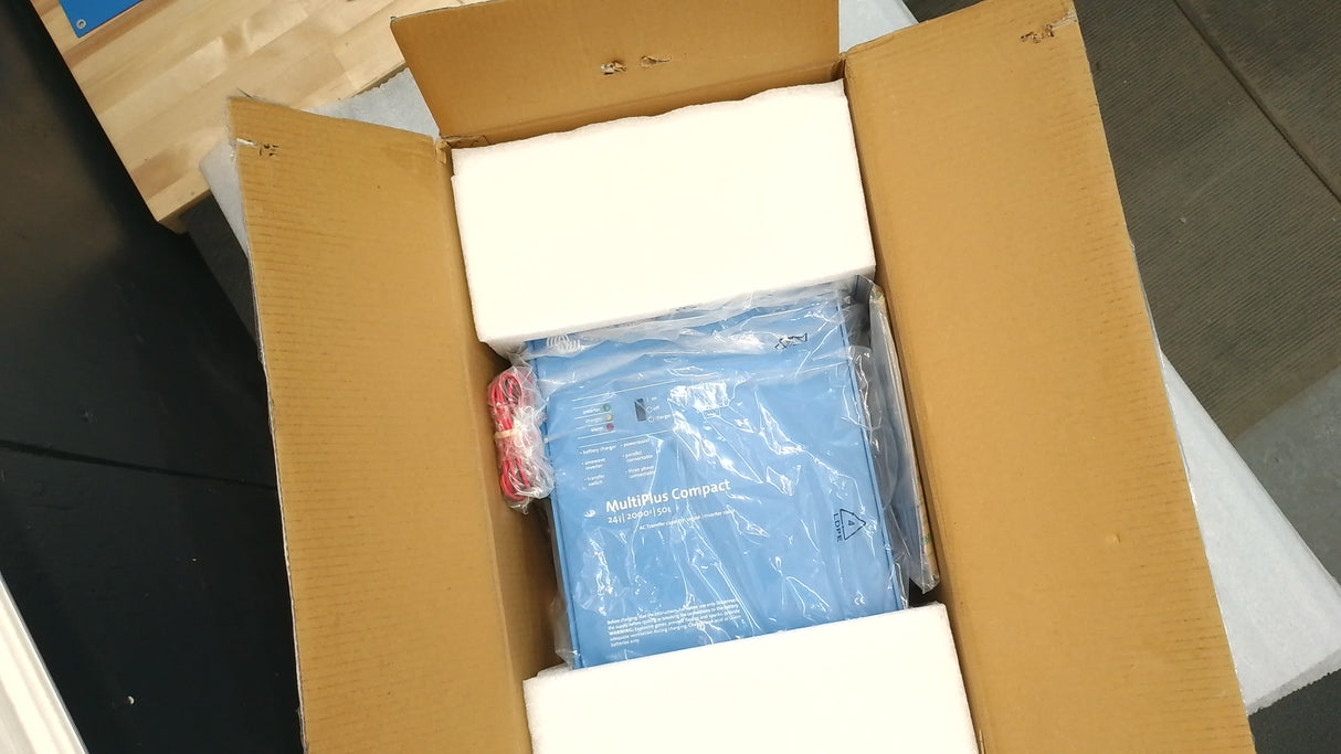 Open Box #2H6M1 - MultiPlus Compact 24/2000/50-50 120V VE.Bus | CMP242200100
