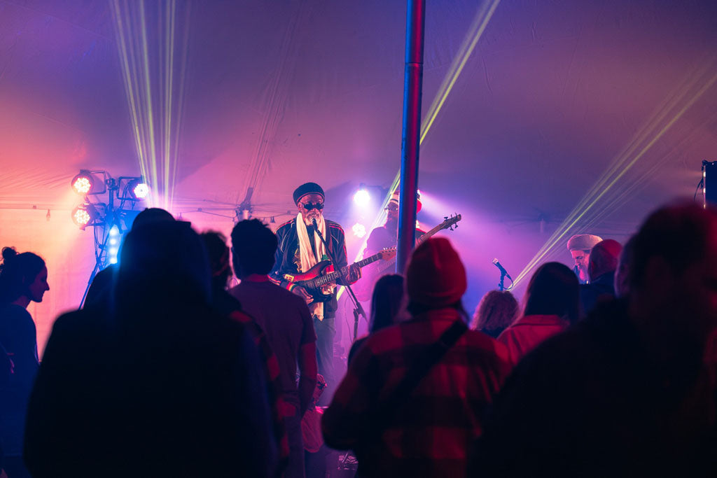 Charlevoix Vanfest show under the tent